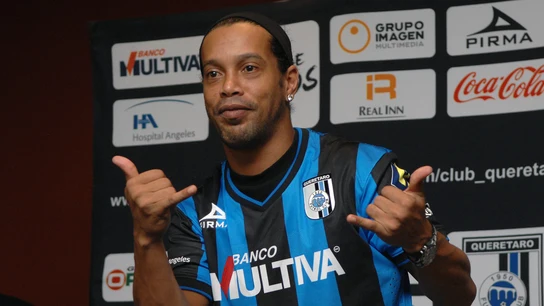 Ronaldinho, con el Querétaro Ronaldinho, con el Querétaro
