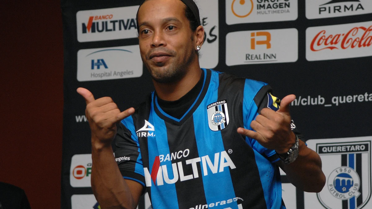 Ronaldinho, con el Querétaro