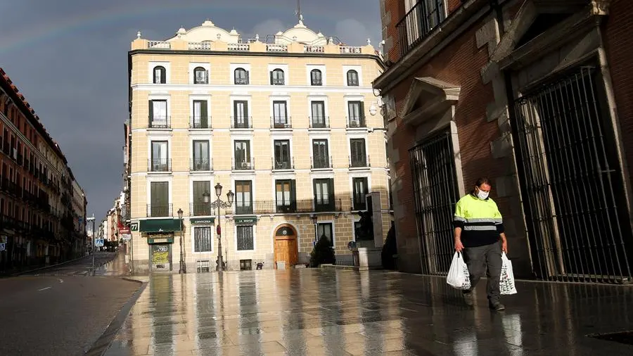 Calle Mayor de Madrid, vacía por la crisis del coronavirus