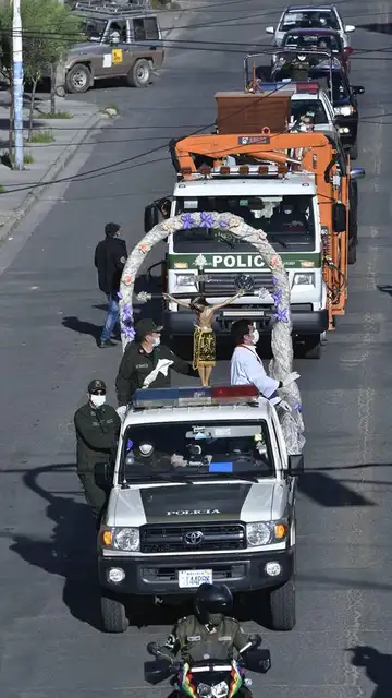 Vista de la procesión de Viernes Santo, sin feligreses, en La Paz Vista de la procesión de Viernes Santo, sin feligreses, en La Paz
