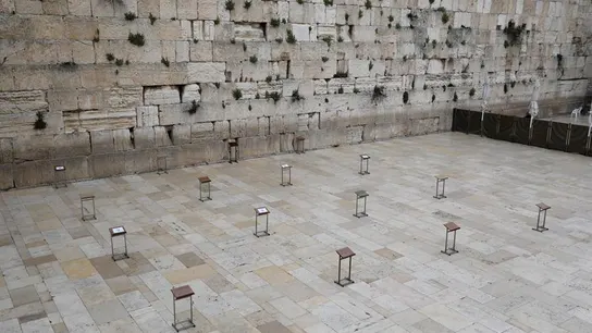 El Muro de las Lamentaciones vacío en la Ciudad Vieja de Jerusalén El Muro de las Lamentaciones vacío en la Ciudad Vieja de Jerusalén