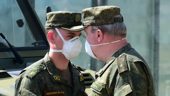 Militares controlan la situación de confinamiento en Italia Militares controlan la situación de confinamiento en Italia