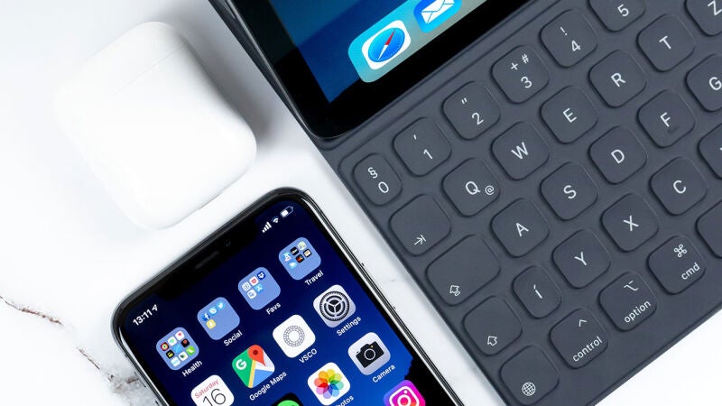 Configura tu iPhone para responder llamadas en cualquier dispositivo que tengas de Apple