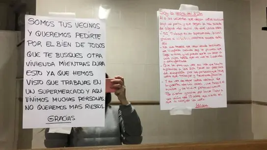 La nota de unos vecinos que piden a una empleada de supermercado que deje su casa La afectada ha respondido a la comunidad