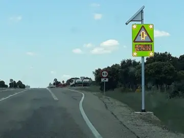 Una intersección con señalización dinámica Una intersección con señalización dinámica