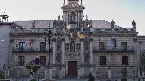 Universidad de Valladolid Universidad de Valladolid