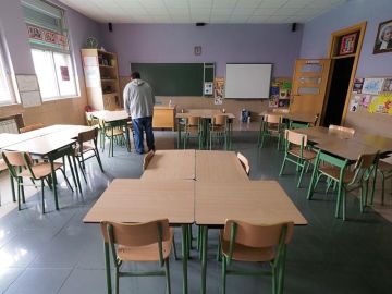 Aula vacía en un colegio Aula vacía en un colegio
