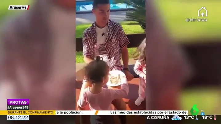 Así es el look valorado en 3.000 euros que Cristiano Ronaldo utiliza para estar por casa Así es el look valorado en 3.000 euros que Cristiano Ronaldo utiliza para estar por casa