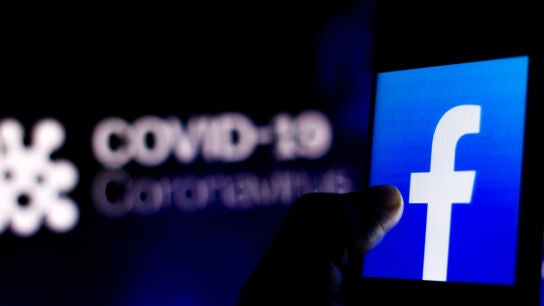 Facebook y Twitter retiran un v&iacute;deo de Donald Trump por "informaci&oacute;n falsa" sobre el coronavirus