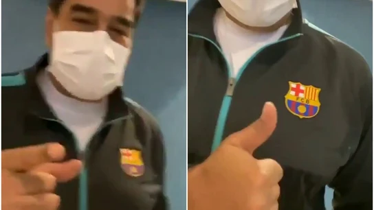 Nicolás Maduro, con el chándal del Barça Nicolás Maduro, con el chándal del Barça