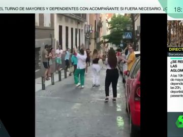 "No me quedo en casa": el grito de la irresponsabilidad en los botellones en pleno confinamiento ante la mirada atónita de los vecinos de Madrid "No me quedo en casa": el grito de la irresponsabilidad en los botellones en pleno confinamiento ante la mirada atónita de los vecinos de Madrid