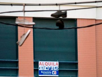 Las ayudas al alquiler y la moratoria hipotecaria quedarían sin efecto si no se prorroga el estado de alarma. Las ayudas al alquiler y la moratoria hipotecaria quedarían sin efecto si no se prorroga el estado de alarma.