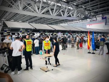 90 españoles partieron desde Bangkok en un vuelo con destino a Madrid 90 españoles partieron desde Bangkok en un vuelo con destino a Madrid