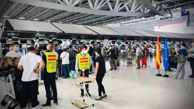 90 españoles partieron desde Bangkok en un vuelo con destino a Madrid