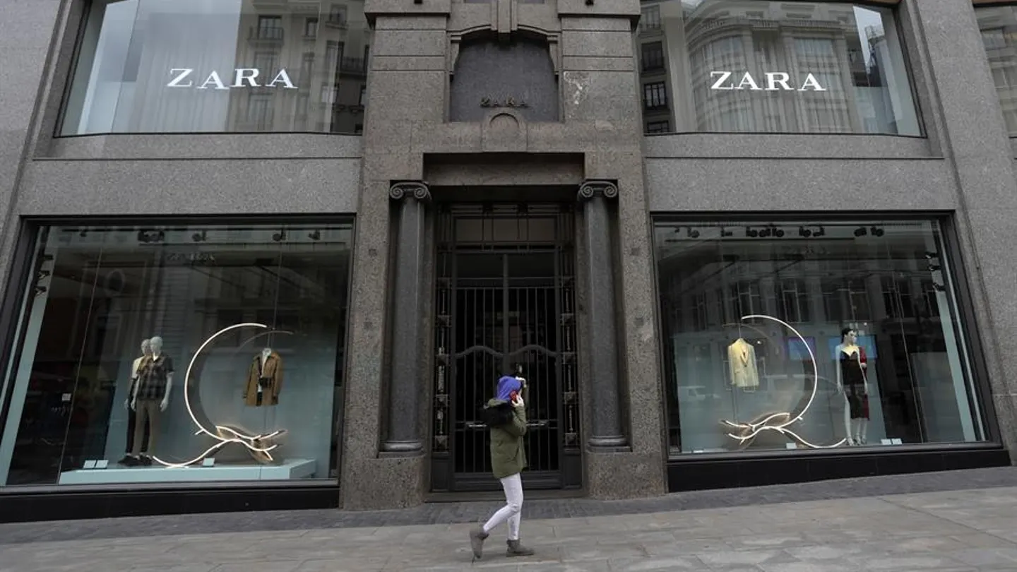 Tienda de ZARA en la Gran Vía de Madrid. Tienda de ZARA en la Gran Vía de Madrid.