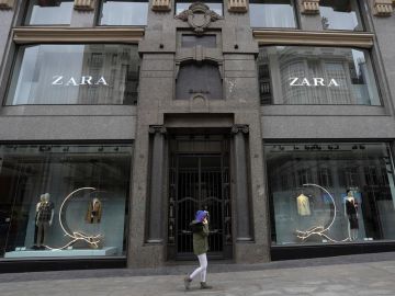 Tienda de ZARA en la Gran Vía de Madrid. Tienda de ZARA en la Gran Vía de Madrid.