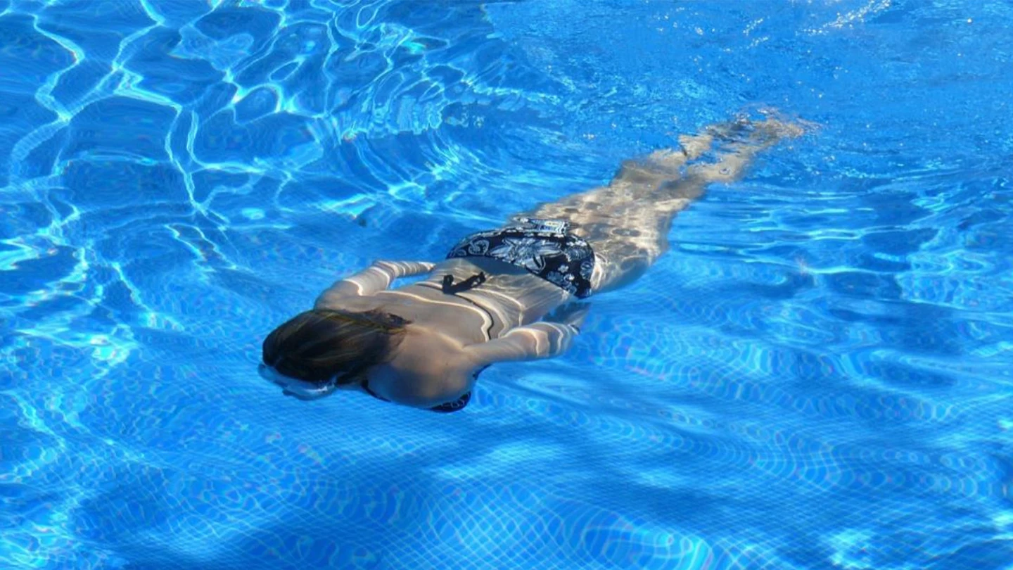 Esto es lo que sabemos sobre la transmision del coronavirus en piscinas y playas Esto es lo que sabemos sobre la transmision del coronavirus en piscinas y playas