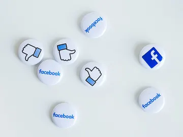 Facebook Facebook
