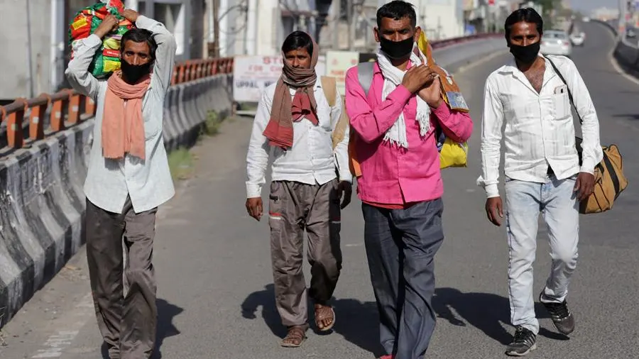 Trabajadores migrantes en India durante la pandemia de coronavirus