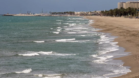 Vista de la playa de La Carihuela de Torremolinos Vista de la playa de La Carihuela de Torremolinos