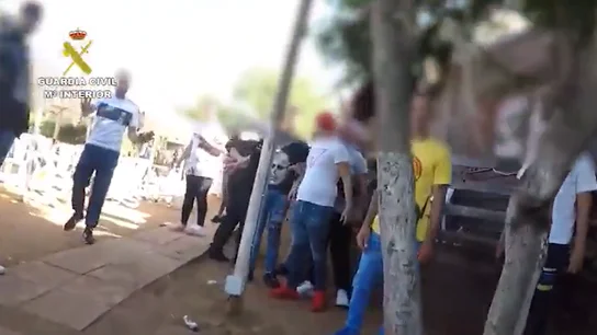 La Guardia Civil sorprende a 120 personas reunidas por una pelea de gallos La Guardia Civil sorprende a 120 personas reunidas por una pelea de gallos
