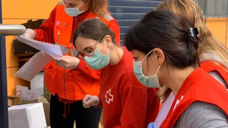 Voluntarios de Cruz Roja