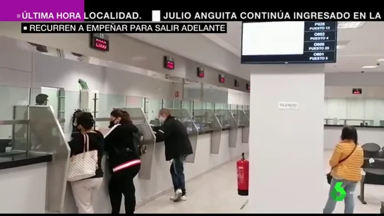 Vuelven las colas interminables en los montes de piedad: miles de ciudadanos recurren a empeñar para salir adelante Vuelven las colas interminables en los montes de piedad: miles de ciudadanos recurren a empeñar para salir adelante