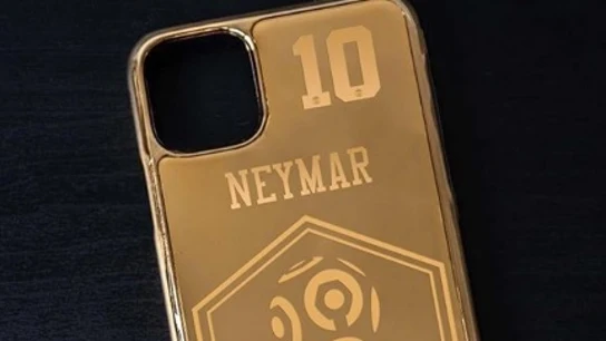 Móvil de oro para Neymar. Móvil de oro para Neymar.