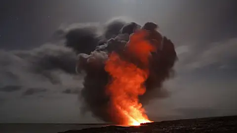 Volcán en erupción Volcán en erupción
