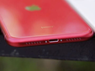 iPhone Product RED con conector Lightning