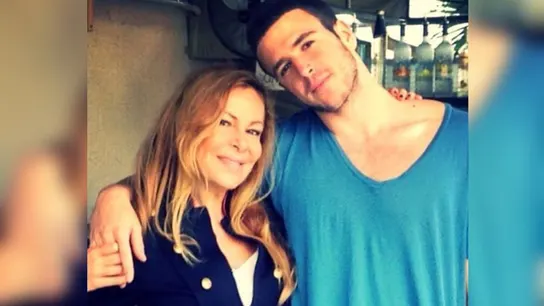 Ana Obregón junto a su hijo Ana Obregón junto a su hijo