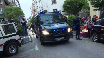 La presencia policial evita otra jornada de aglomeraciones en la manifestación del barrio de Salamanca, Madrid