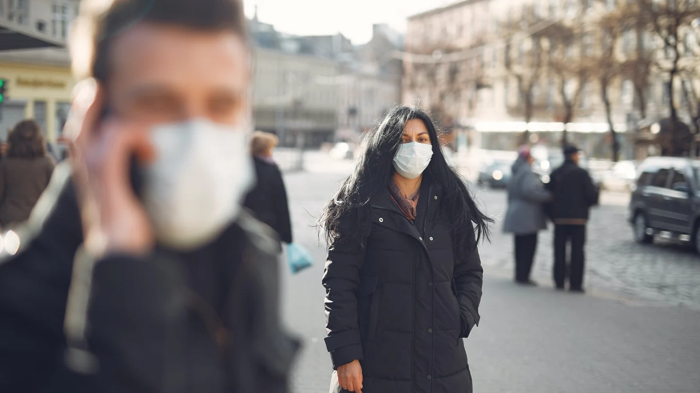 El riesgo de contagio en exteriores es mucho más bajo que espacio sinteriores El riesgo de contagio en exteriores es mucho más bajo que espacio sinteriores