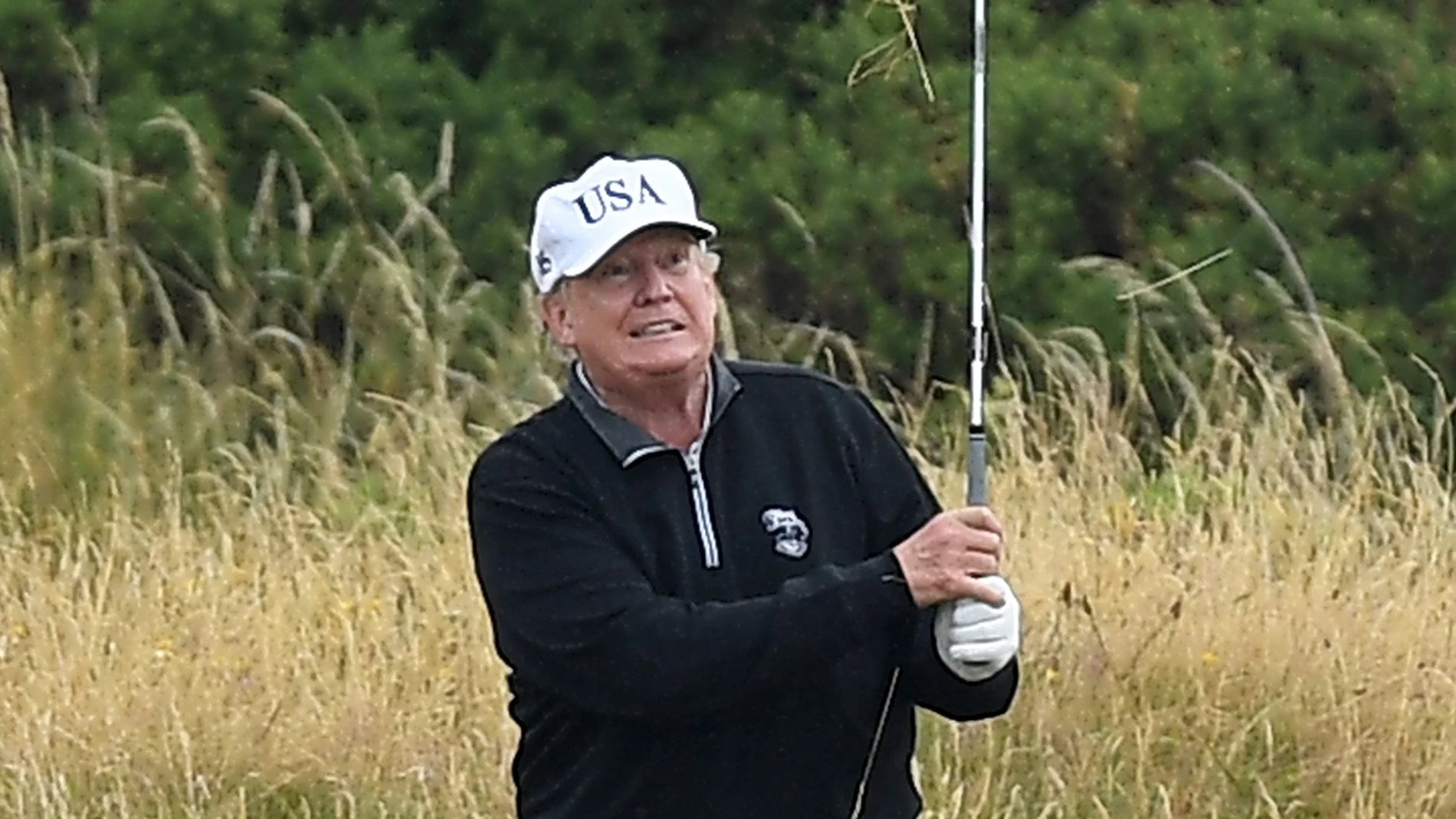 Donald Trump, jugando al golf