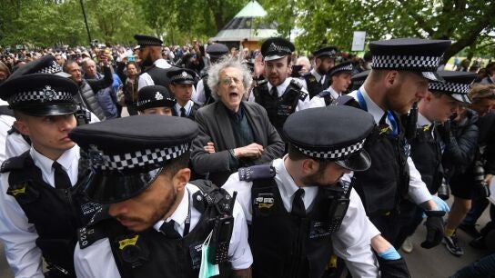 Protesta en Hyde park (Londres) en contra del confinamiento