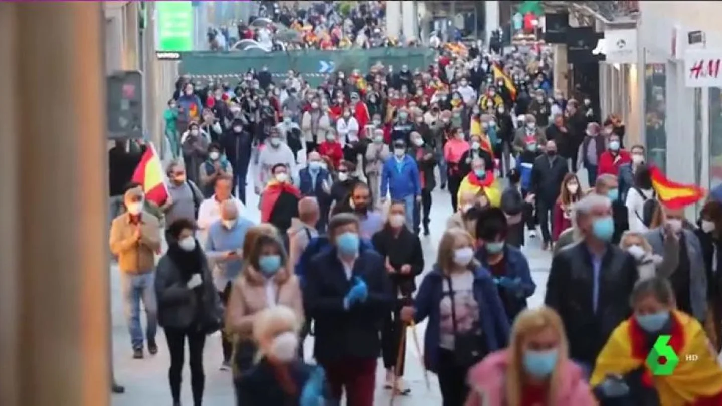 Protestas en Salamanca contra el Gobierno por su gestión en la crisis del coronavirus Protestas en Salamanca contra el Gobierno por su gestión en la crisis del coronavirus