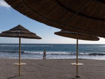 Playa de Tenerife durante la fase 1 de la desescalada Playa de Tenerife durante la fase 1 de la desescalada
