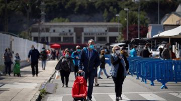 El Gobierno regulará la obligatoriedad de la mascarilla en espacios públicos.