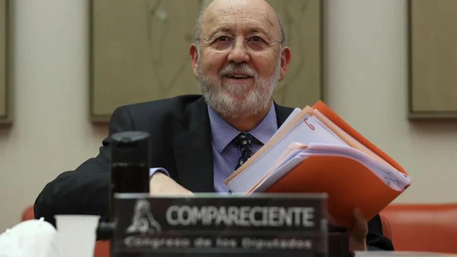 El presidente del Centro de Investigaciones Sociológicas comparece en la Comisión Constitucional del Congreso de los Diputados.