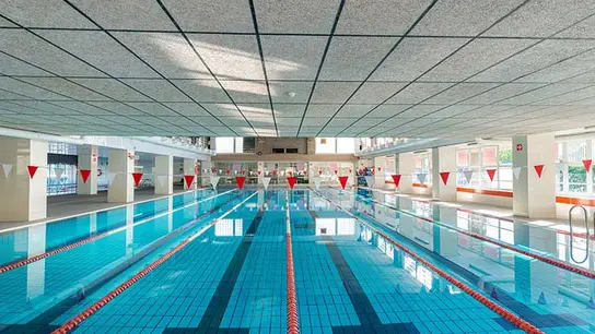 Piscina climatizada Stadium Venecia abre sus instalaciones.