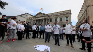 Los chefs se manifiestan frente al Congreso