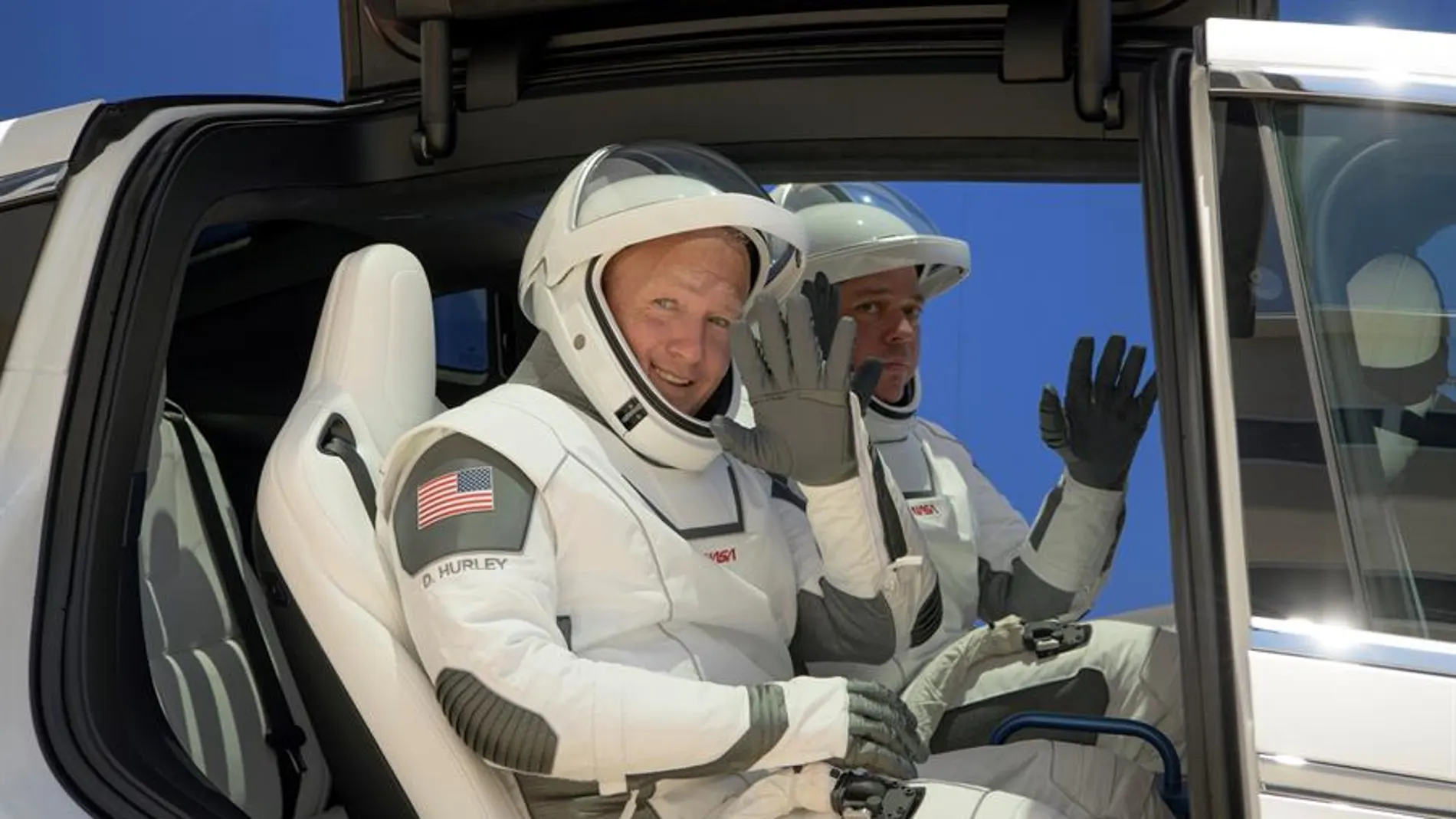 Los astronautas Douglas Hurley y Robert Behnken, durante un ensayo