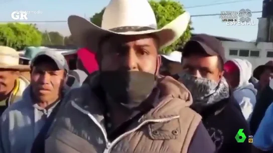 La surrealista reacción de los vecinos de la ciudad mexicana de Zitácuaro cuando piensan que su alcalde les va a fumigar La surrealista reacción de los vecinos de la ciudad mexicana de Zitácuaro cuando piensan que su alcalde les va a fumigar