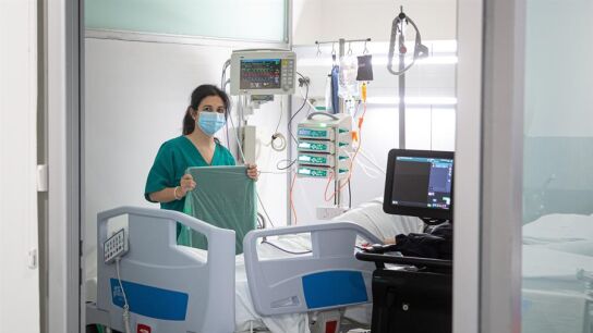 Personal sanitario en el Hospital San Pedro de Logro&ntilde;o