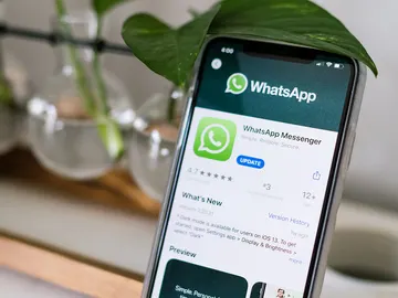 WhatsApp WhatsApp