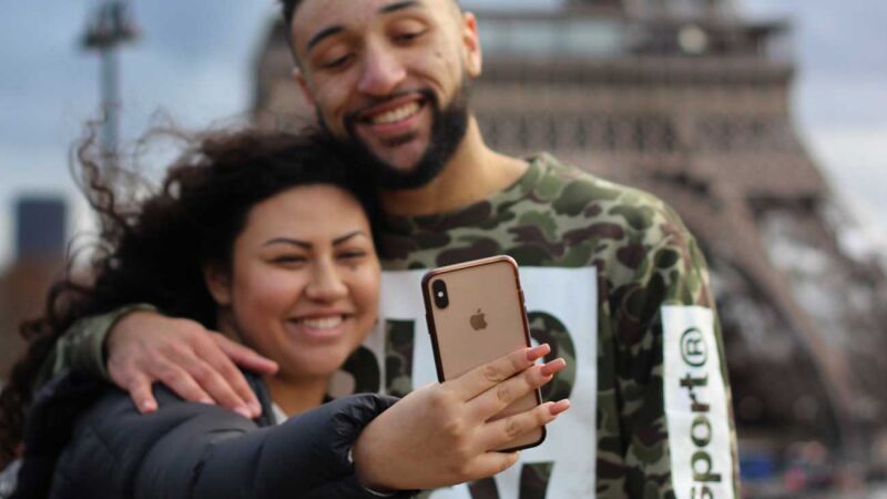 Apple trabaja en selfies grupales con distancia social, ¿cómo se harían?