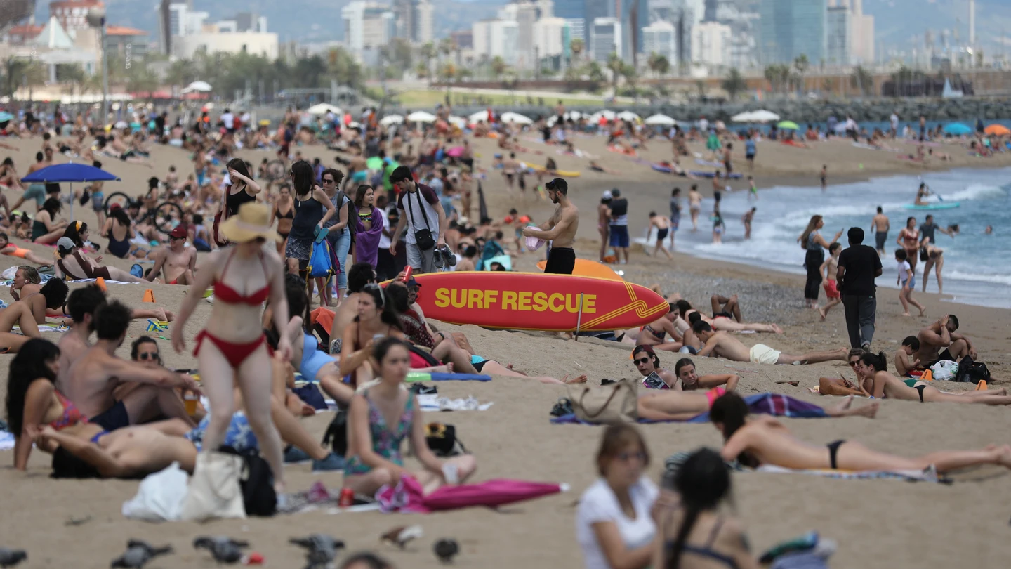 Imagen de una de las playas de Barcelona este sábado Imagen de una de las playas de Barcelona este sábado