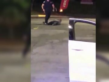 Dimite la jefa de Policía de Atlanta después de que un agente matase a otro joven negro Dimite la jefa de Policía de Atlanta después de que un agente matase a otro joven negro