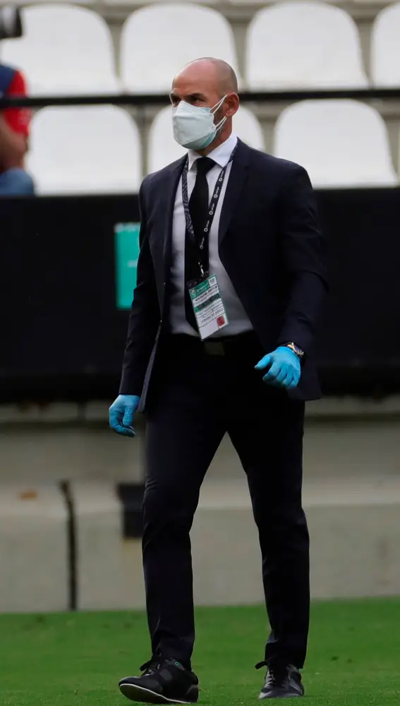 Paco Jémez, con doble mascarila Paco Jémez, con doble mascarila