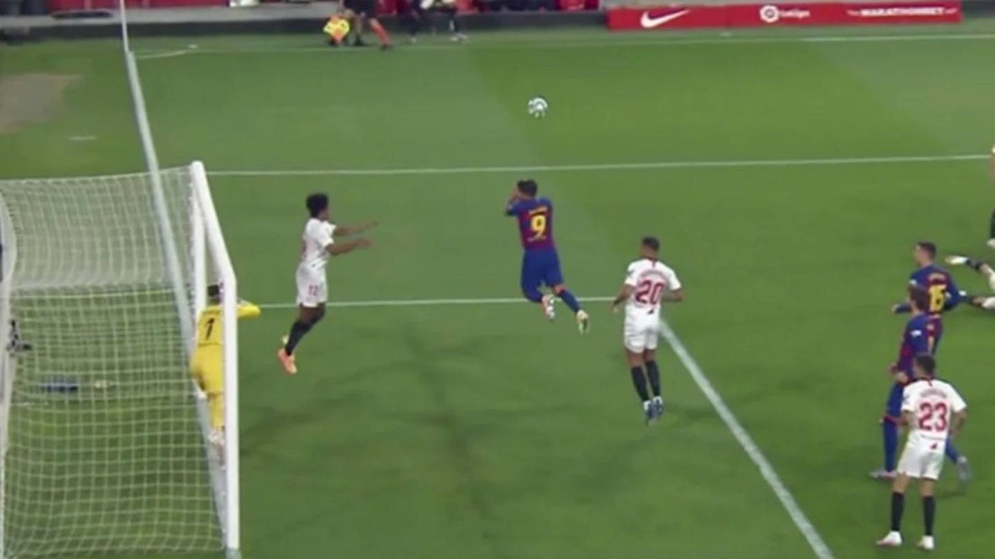 Lanzamiento de falta de Leo Messi. Lanzamiento de falta de Leo Messi.